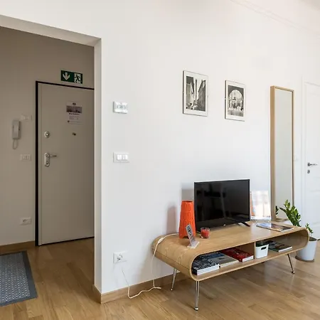 Apartment Canonica *