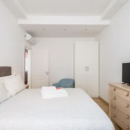 Canonica Apartment